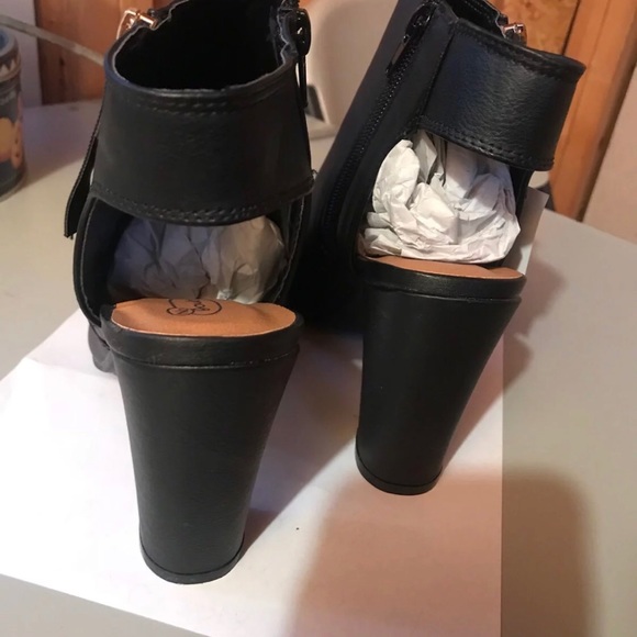 Black open toe genuine leather boots - Picture 3 of 7